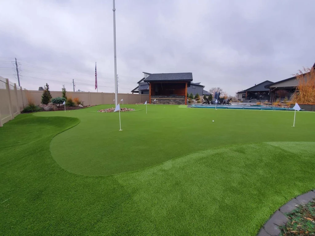 Artificial grass putting green from Eagle Eye Turf