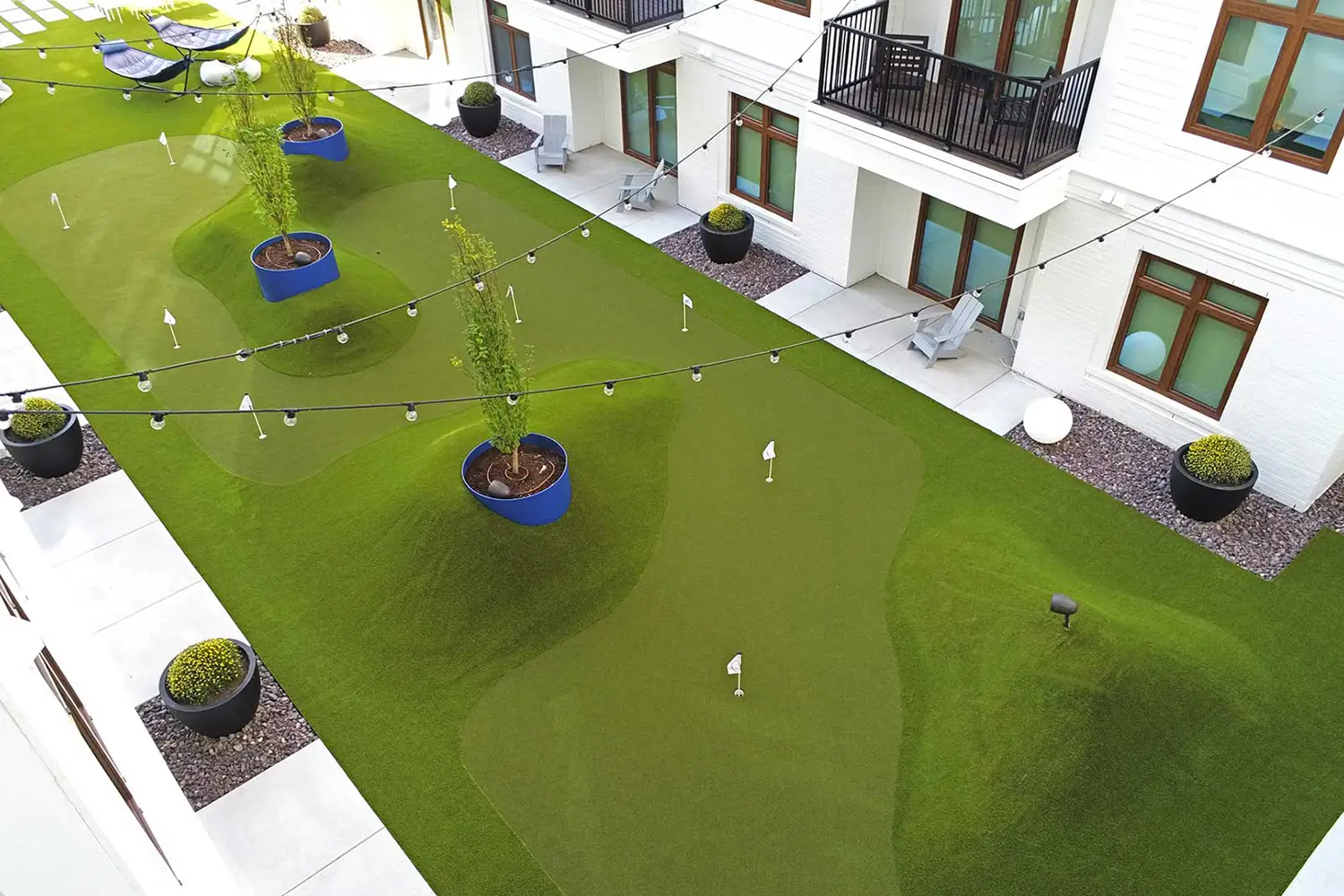 Apartment golf green with Eagle Eye artificial grass